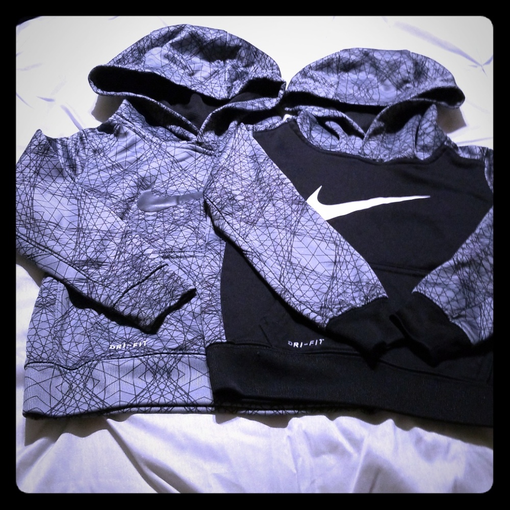 Boys Nike size 2T sweatshirts